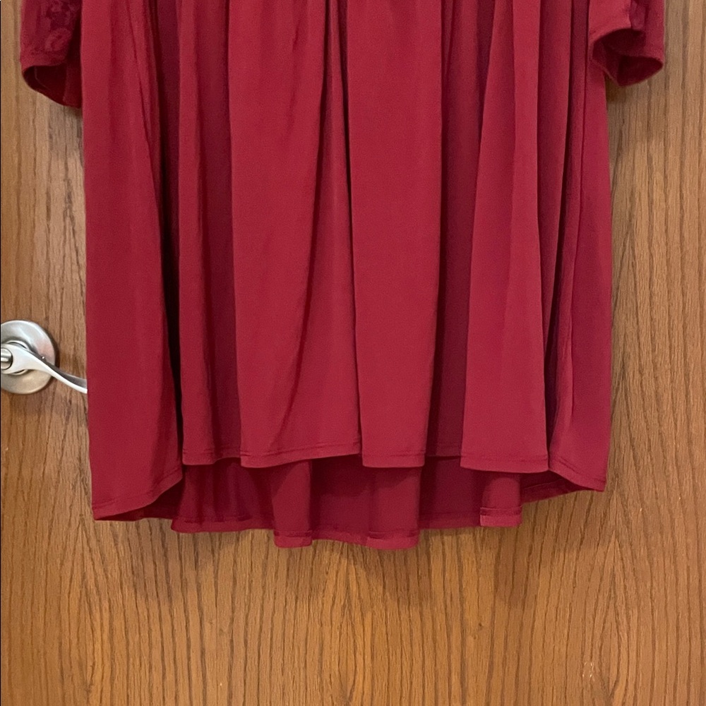 TORRID UEC Women’s Size 3 (22/24) Red Burgundy Lace Accent Top Shirt - Picture 3 of 8